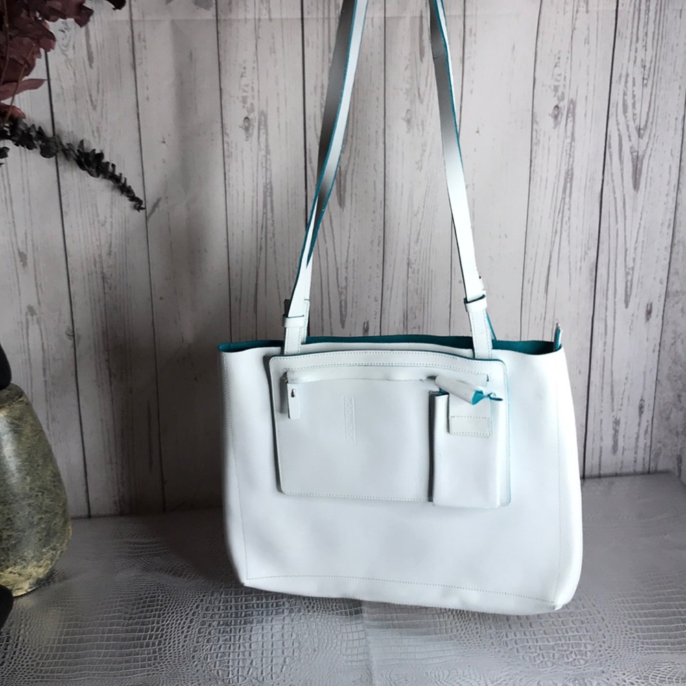Simard Leather hand bag